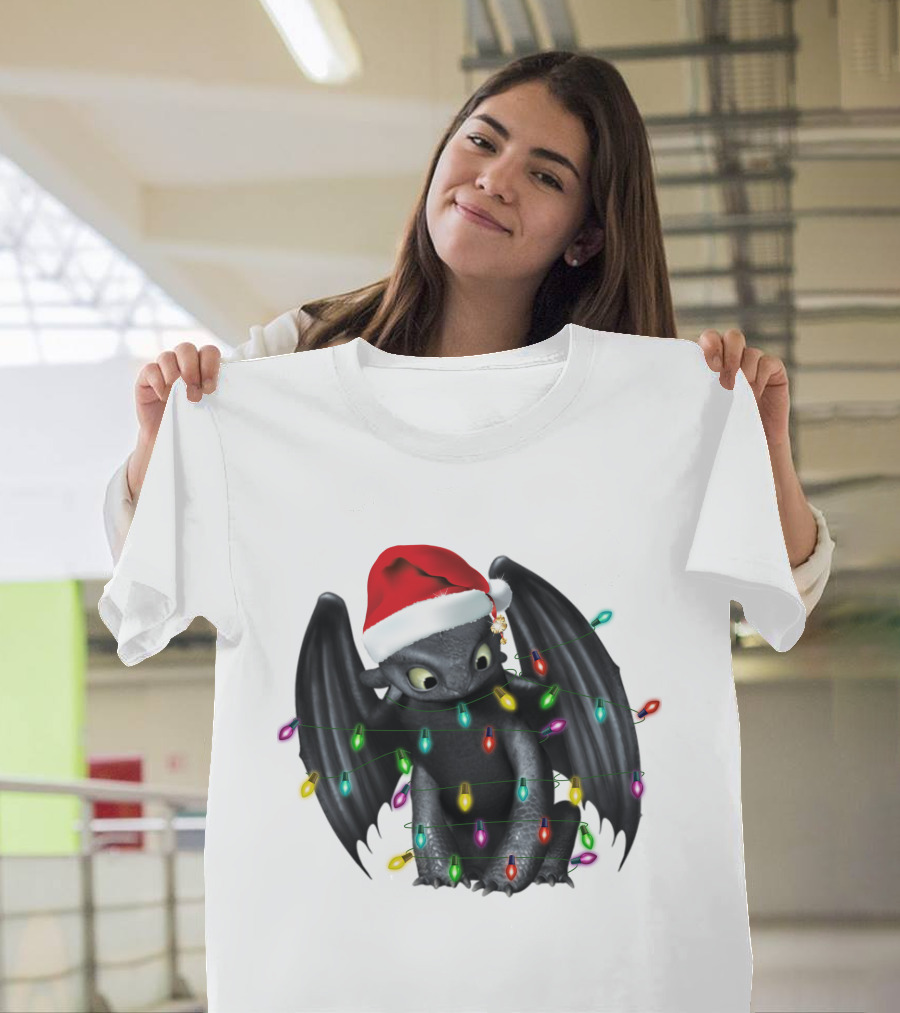 How To Train Your Dragon ZN 297 Toothless Christmas Lights Santa Hat T-Shirt