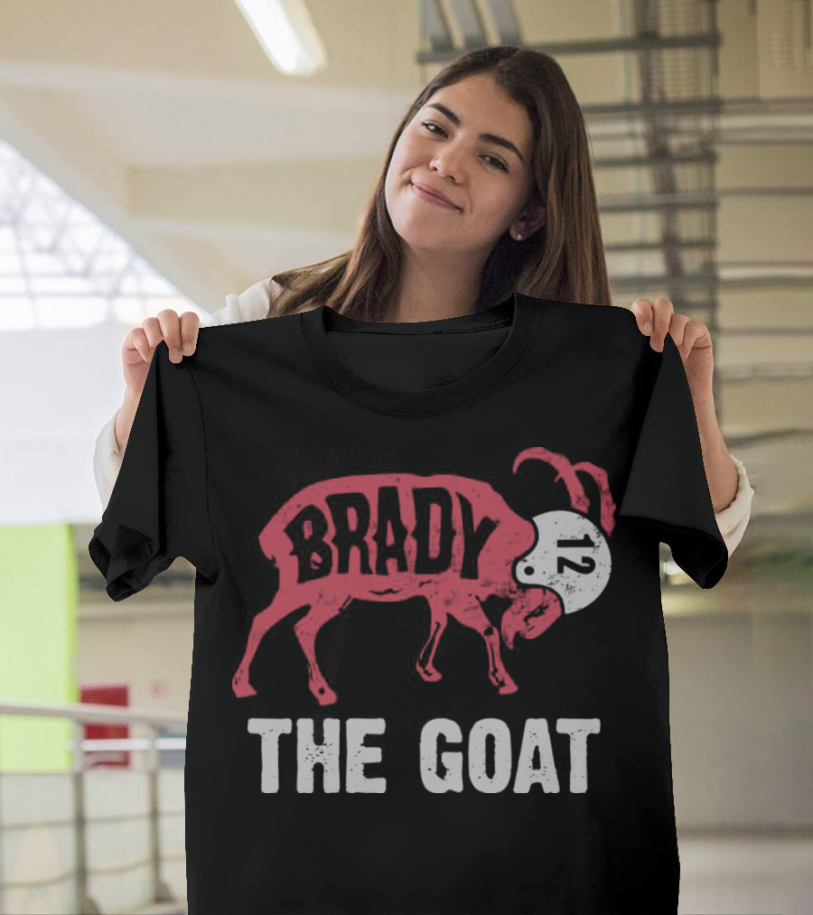 Brady 12 The Goat Graphic With Number Helmet T-Shirt