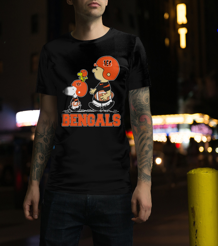 Snoopy Charlie Bengals Football Fans Peanuts Sports Team T-Shirt