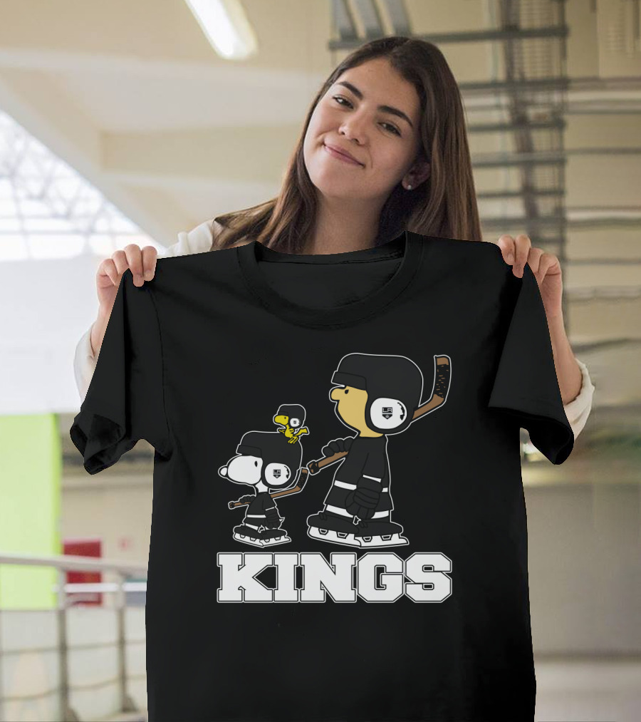 Snoopy Woodstock And Los Angeles Kings Hockey Fans Ice Skating T-Shirt