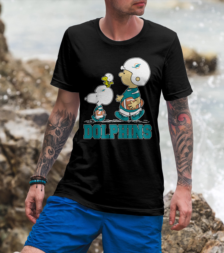 Snoopy Woodstock Charlie Brown Miami Dolphins Football Fans T-Shirt