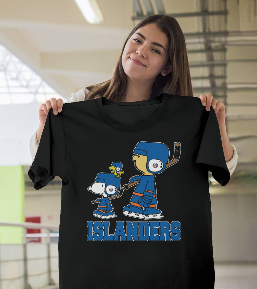 Snoopy And Woodstock Ice Hockey With Islanders Fans T-Shirt