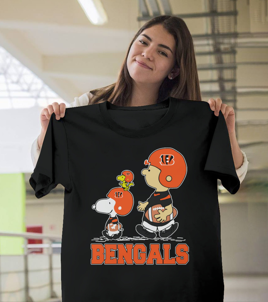 Snoopy Woodstock And Cincinnati Bengals Fans T-Shirt