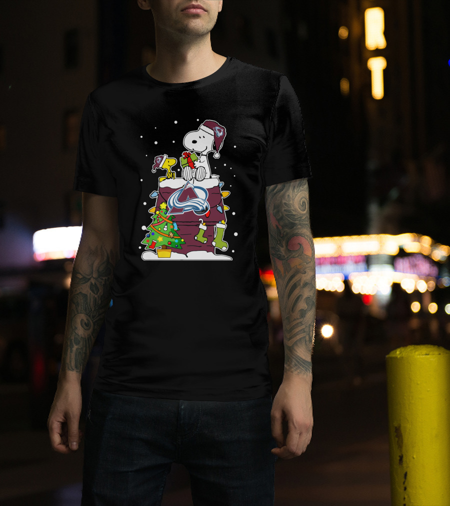 Colorado Avalanche Snoopy Christmas Peanuts Dog House T-Shirt