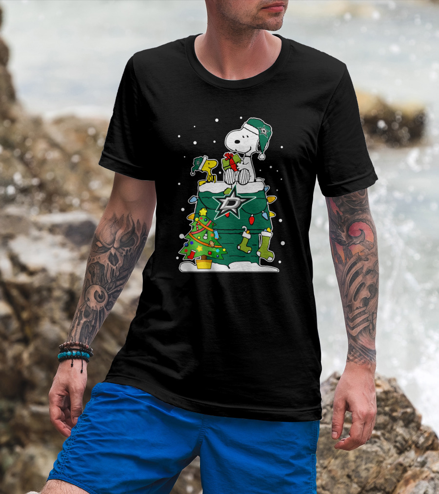Dallas Stars Christmas With Snoopy And Woodstock Holiday Scene T-Shirt