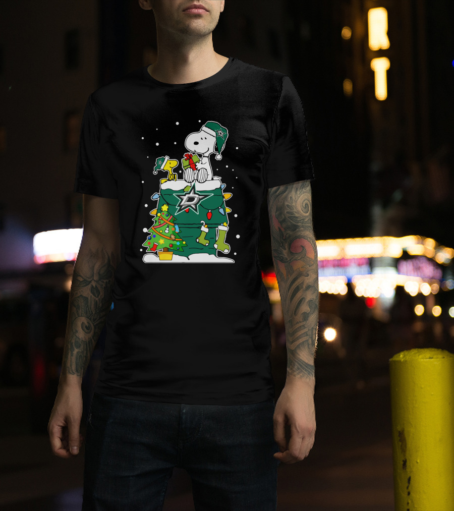Dallas Stars Christmas With Snoopy And Woodstock Holiday Scene T-Shirt