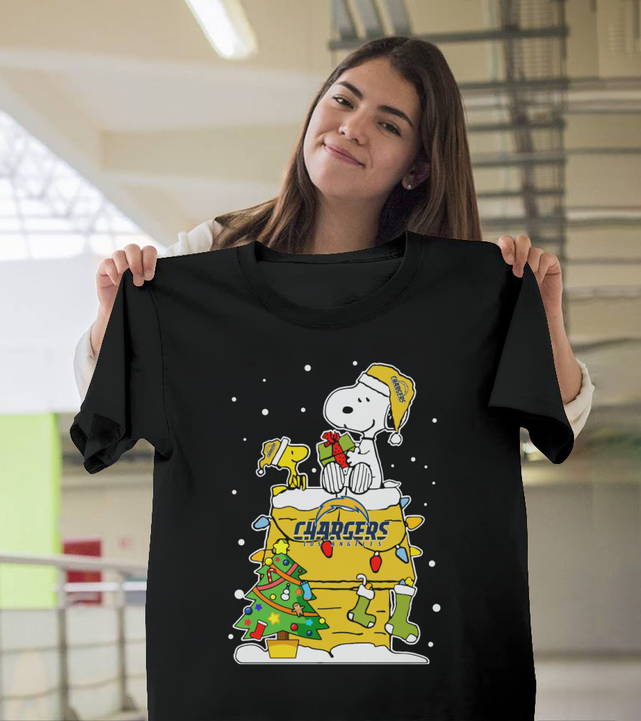 Los Angeles Chargers Snoopy Christmas House With Woodstock And Present T-Shirt