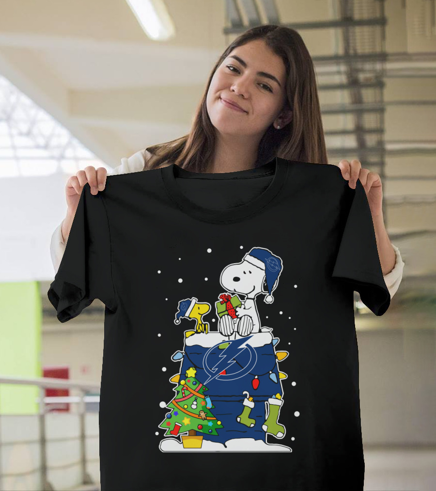 Tampa Bay Lightning Snoopy Christmas Peanuts Winter Fan T-Shirt