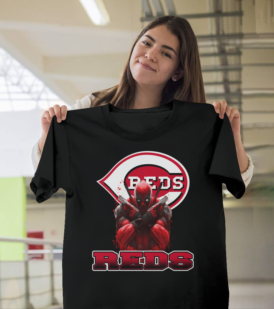 Cincinnati Reds Deadpool Crossover Fan Favorite T-Shirt