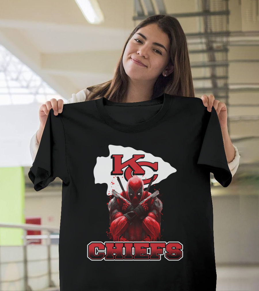 Kansas City Chiefs Deadpool Crossover Fan T-Shirt