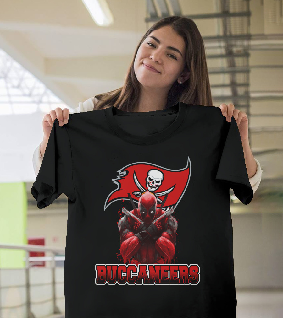 Tampa Bay Buccaneers Deadpool Crossover Fans NFL Football Marvel Comics T-Shirt
