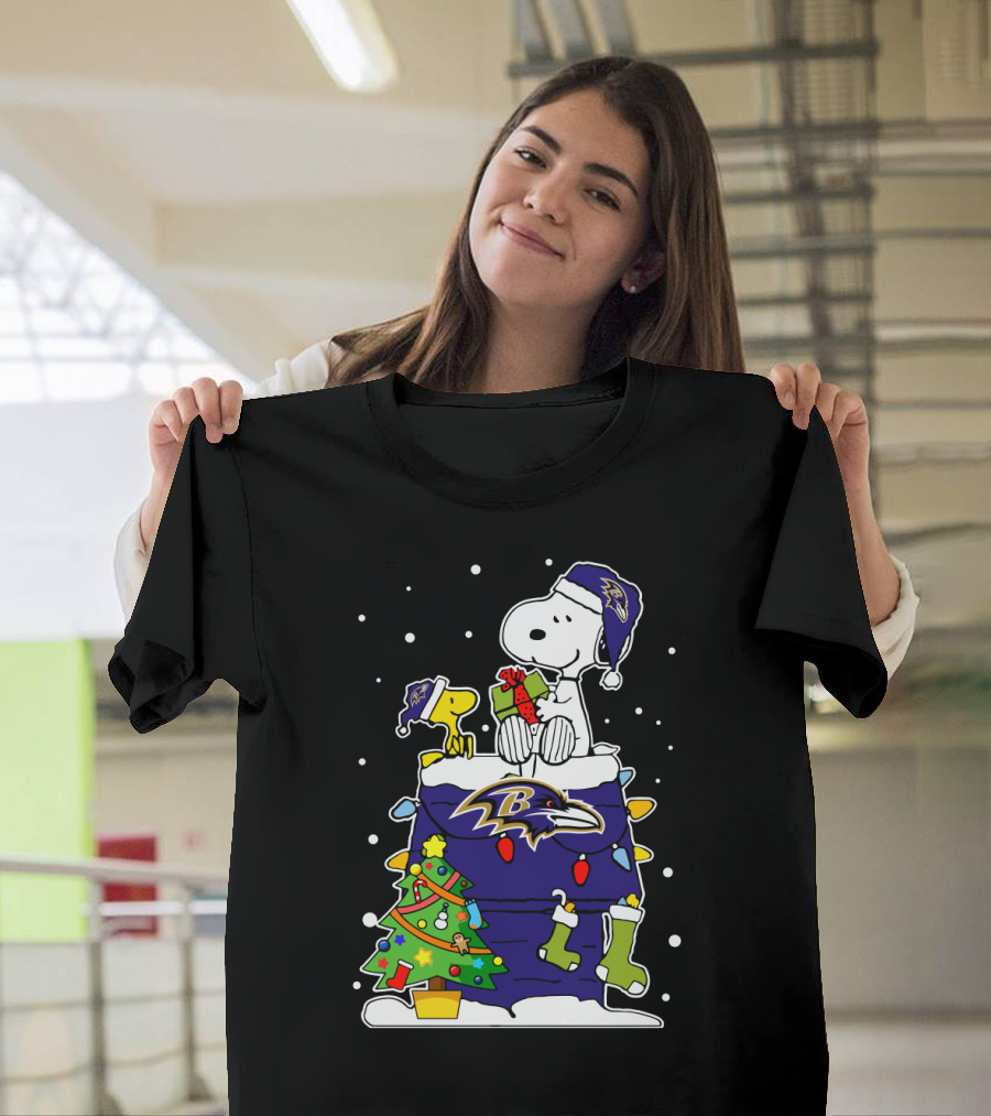 Baltimore Ravens Christmas With Snoopy And Woodstock Gifts T-Shirt