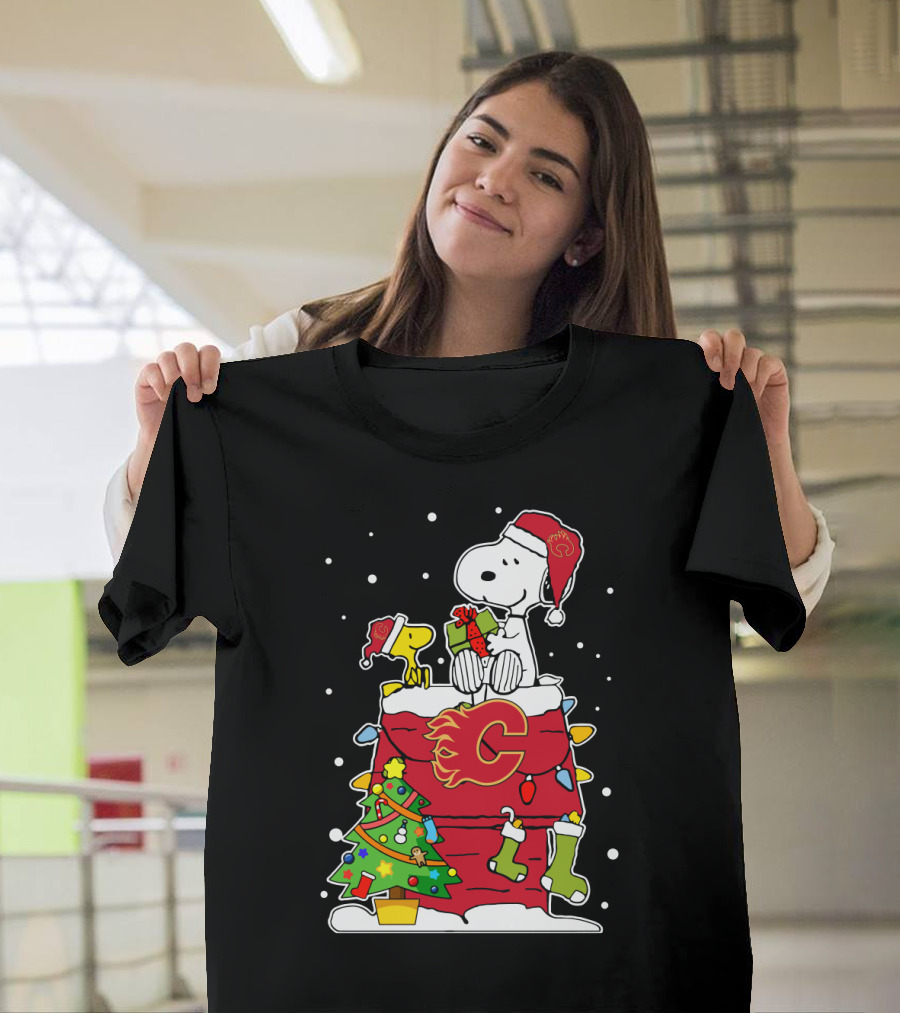 Snoopy and Woodstock Celebrating Christmas with Calgary Flames T-Shirt