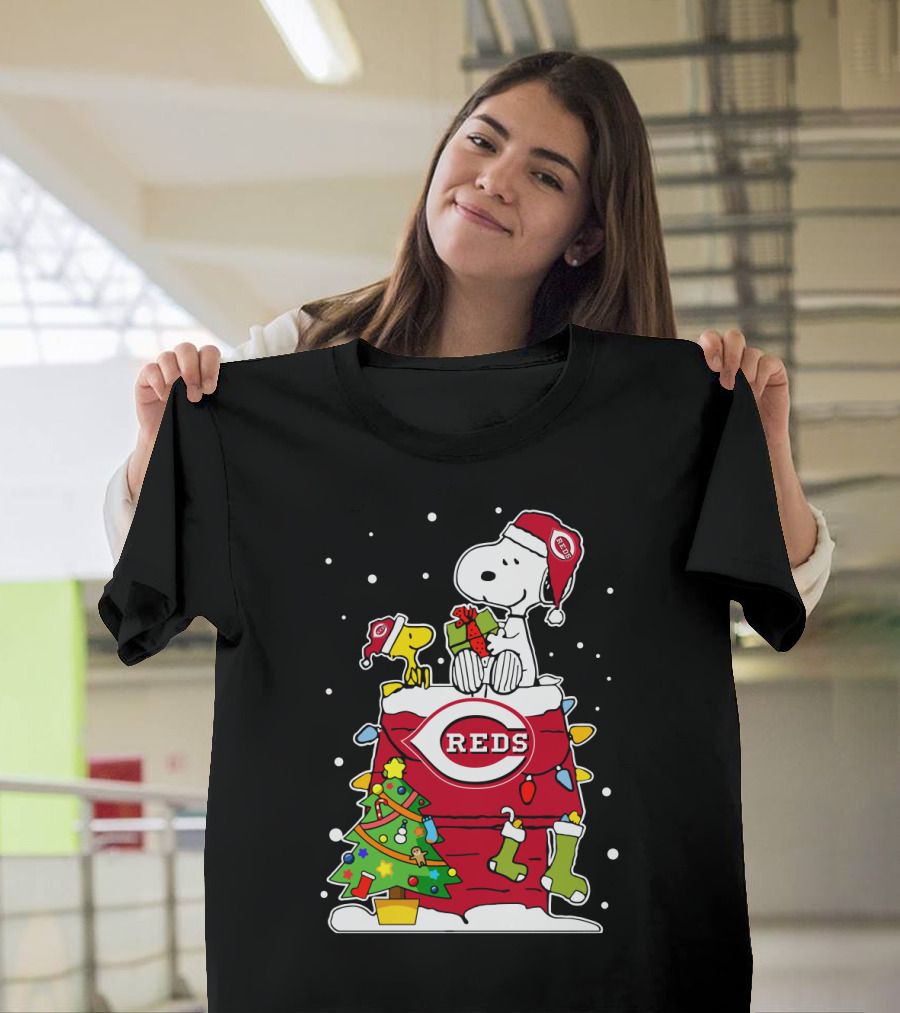Cincinnati Reds Snoopy Christmas with Tree and Woodstocks Wearing Santa Hats T-Shirt