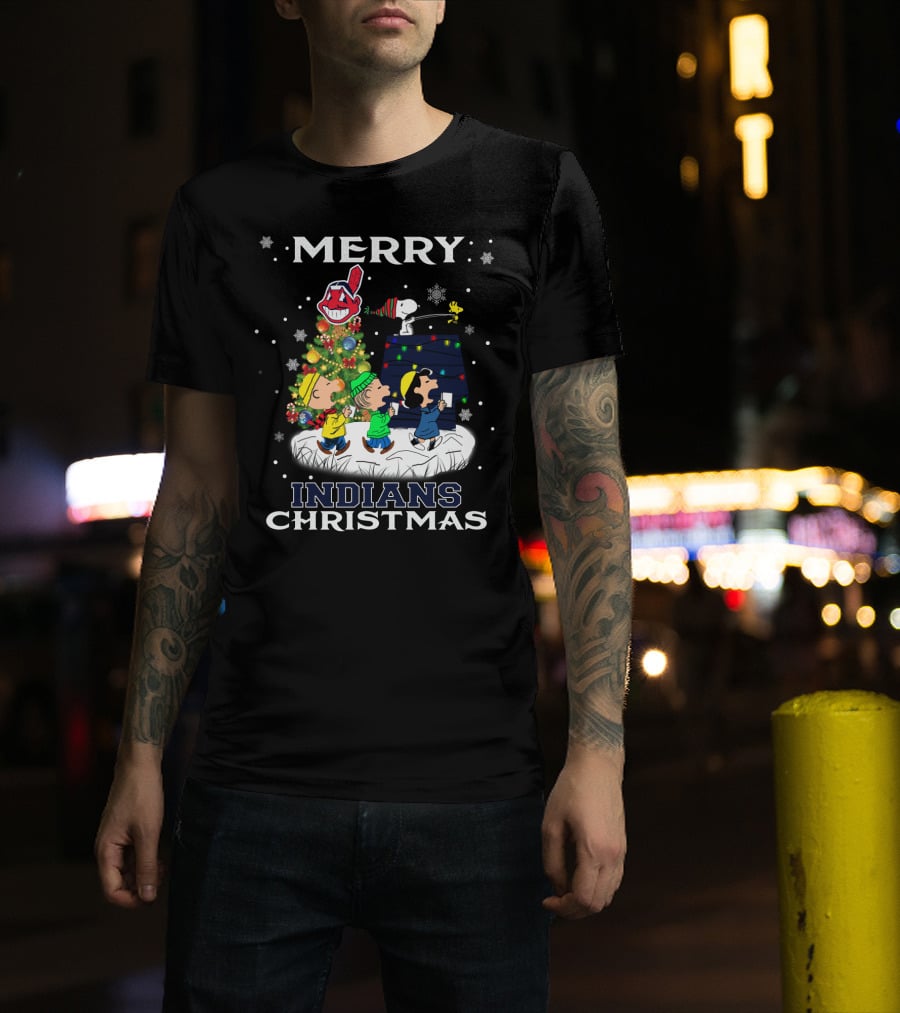 Merry Cleveland Indians Christmas Snoopy And Peanuts Cartoons Holiday T-Shirt