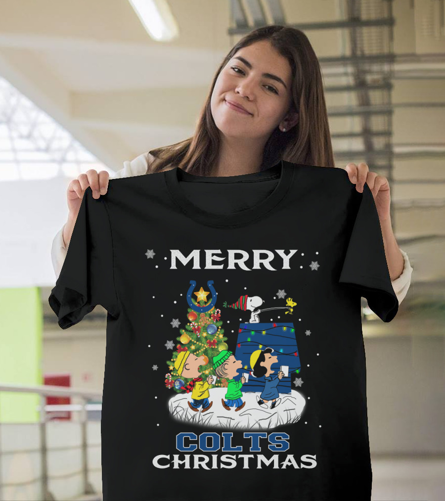 Merry Colts Christmas Snoopy Fans Indianapolis T-Shirt