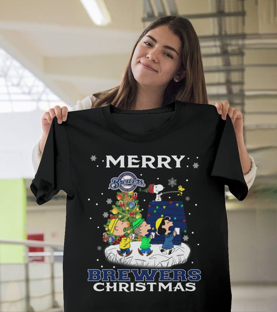 Merry Brewers Christmas With Snoopy And Peanuts Characters For Milwaukee Fans T-Shirt