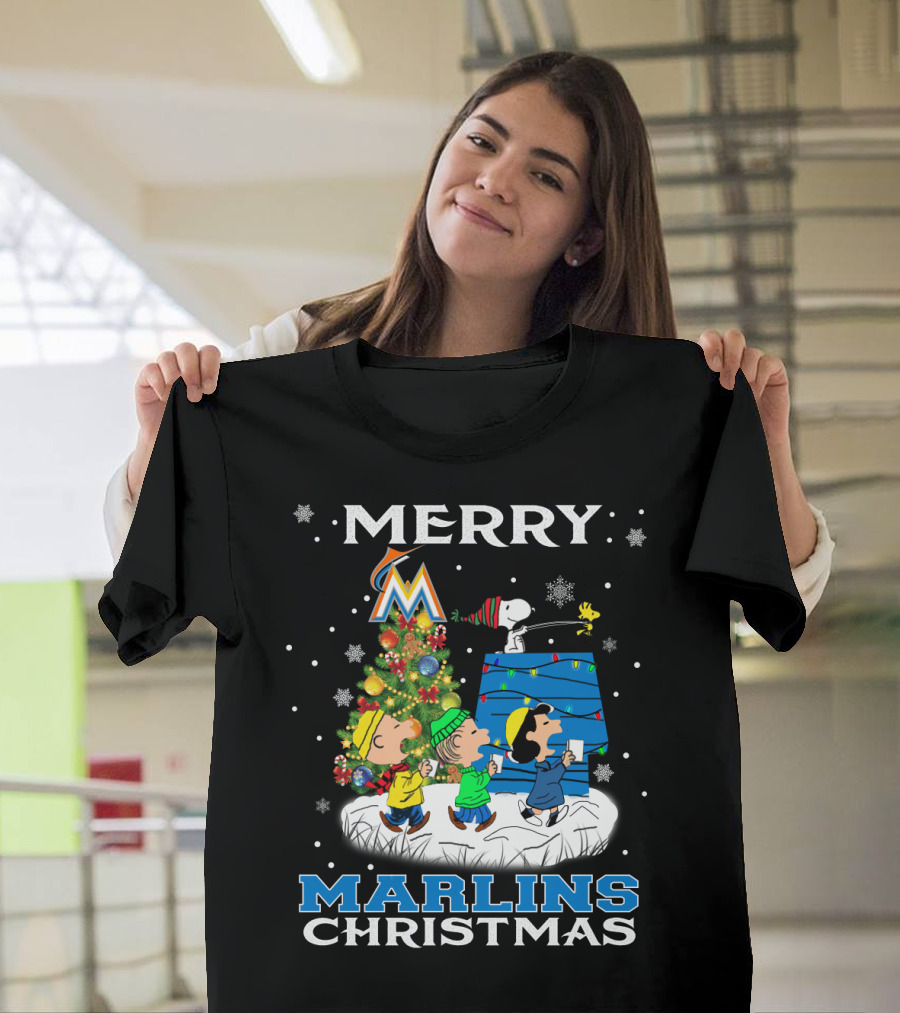 Merry Miami Marlins Christmas Featuring Peanuts Snoopy Woodstock Caroling T-Shirt