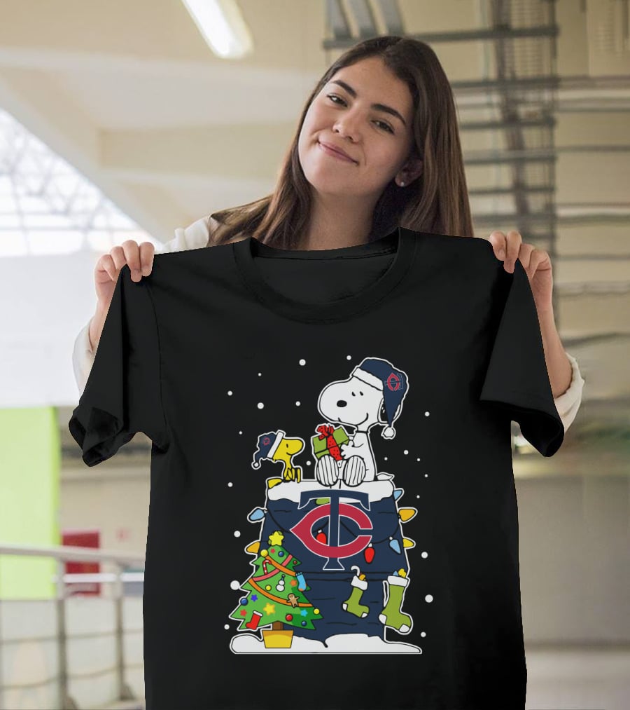 Minnesota Twins Snoopy And Woodstock Christmas T-Shirt