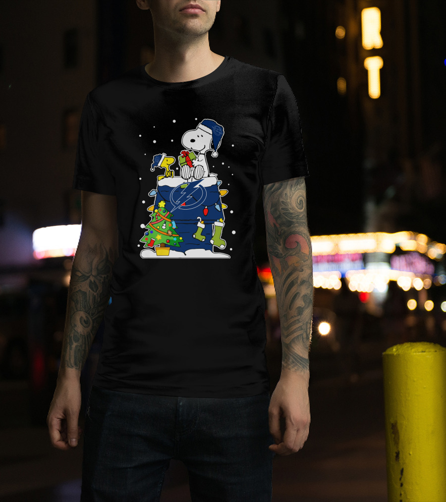 Tampa Bay Lightning Christmas With Snoopy And Woodstock Gifts And Tree T-Shirt