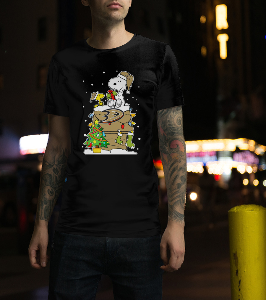 Anaheim Ducks Christmas Snoopy And Woodstock With Gifts T-Shirt