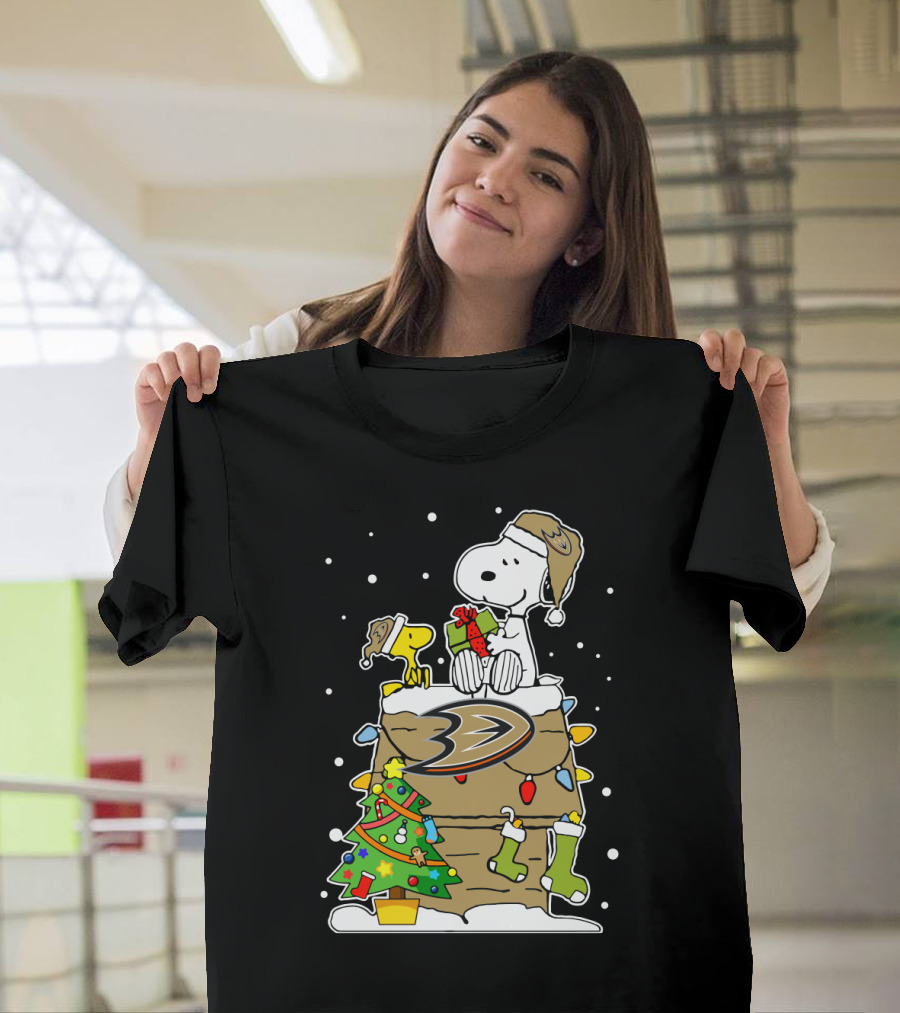 Anaheim Ducks Christmas Snoopy And Woodstock With Gifts T-Shirt