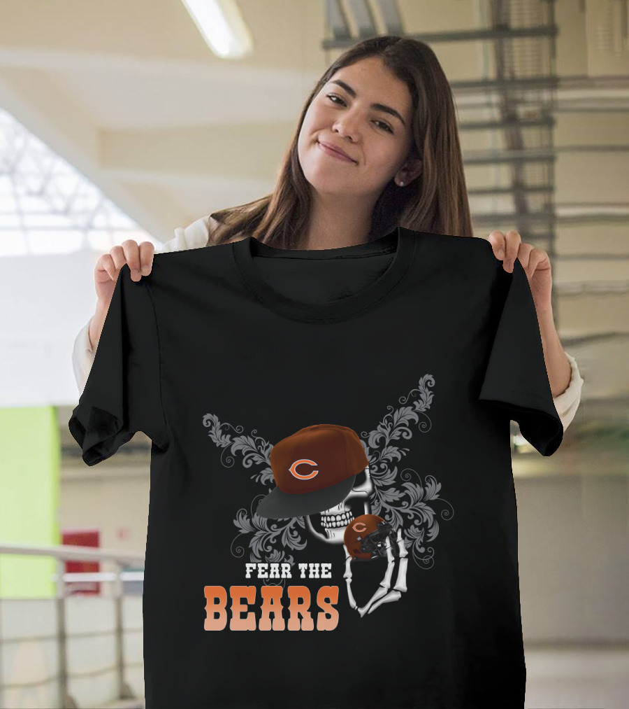 Fear The Bears Chicago Football Skull Helmet T-Shirt