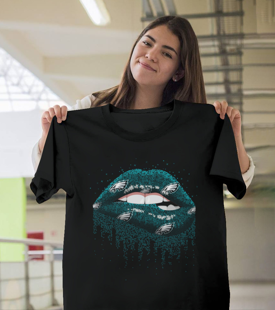 Glitter Lips Philadelphia Eagles Logo Style Fan Gear T-Shirt