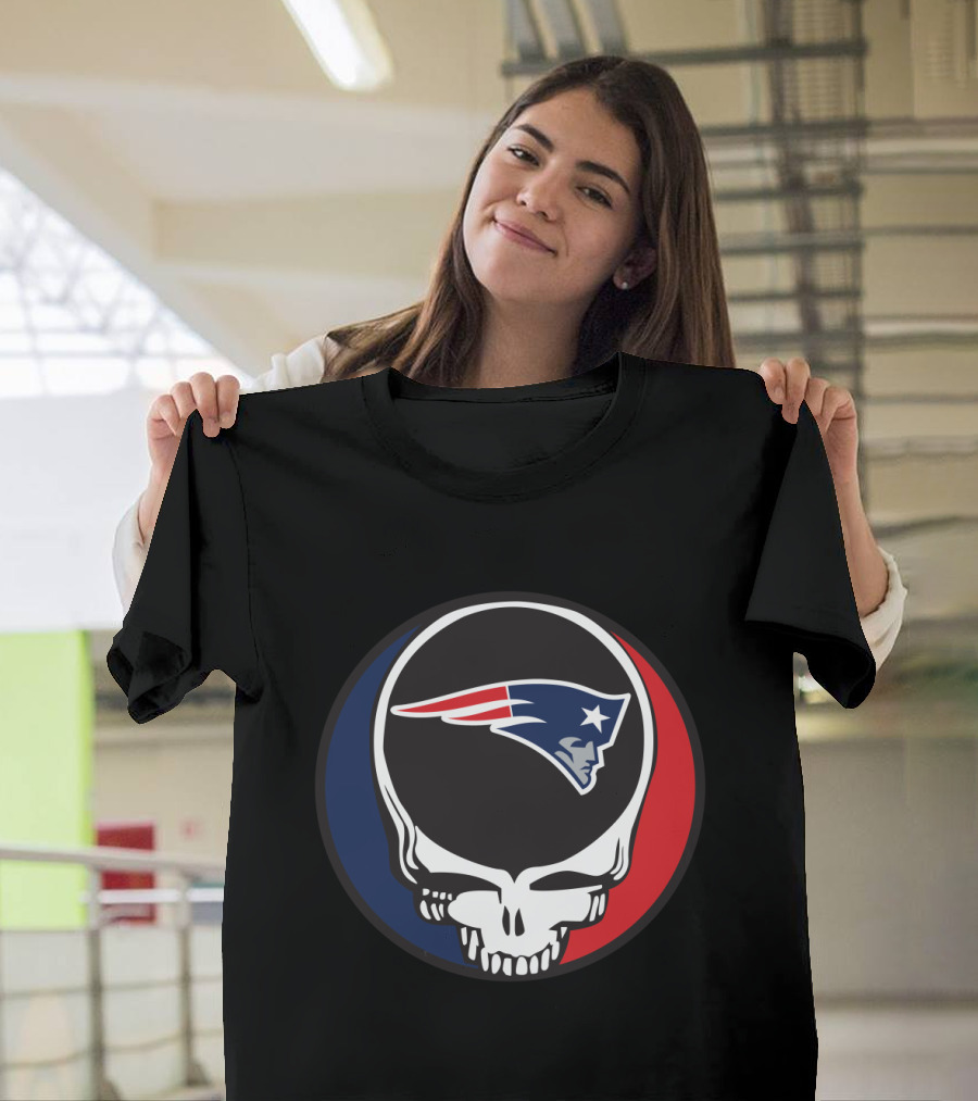Grateful Dead Skull With New England Patriots Logo And Blue Red Rings T-Shirt