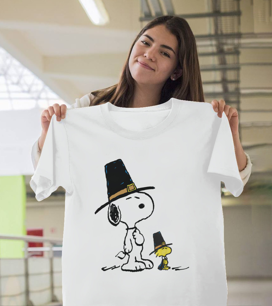 Peanuts Funny Snoopy Woodstock Thanksgiving Pilgrim Hat T-Shirt