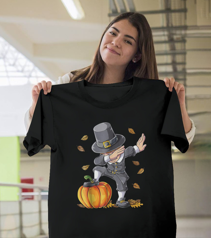 Pilgrim Dabbing On Pumpkin With Falling Autumn Leaves T-Shirt