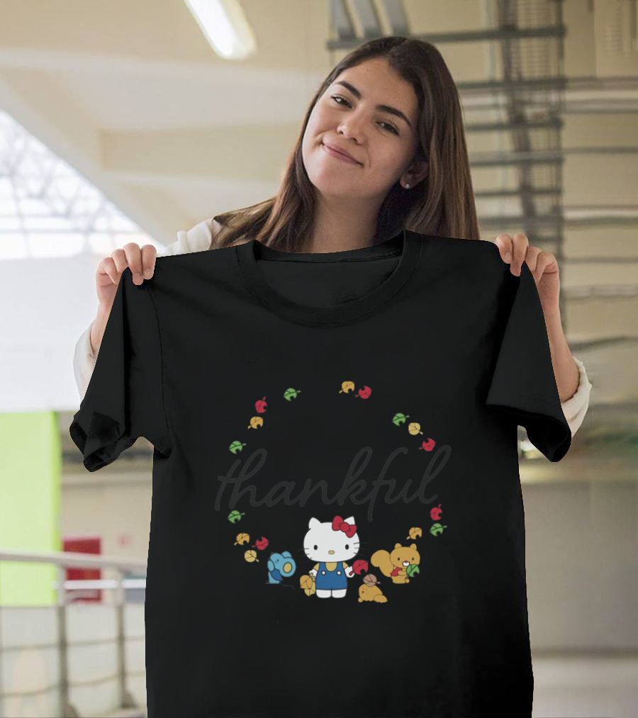 Thankful Hello Kitty Surrounded By Colorful Autumn Leaves And Forest Friends T-Shirt