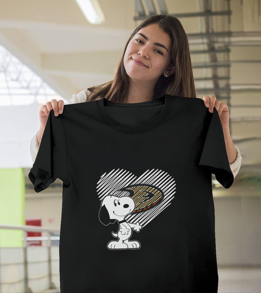 Snoopy With Anaheim Ducks Hockey Heart Sketch T-Shirt