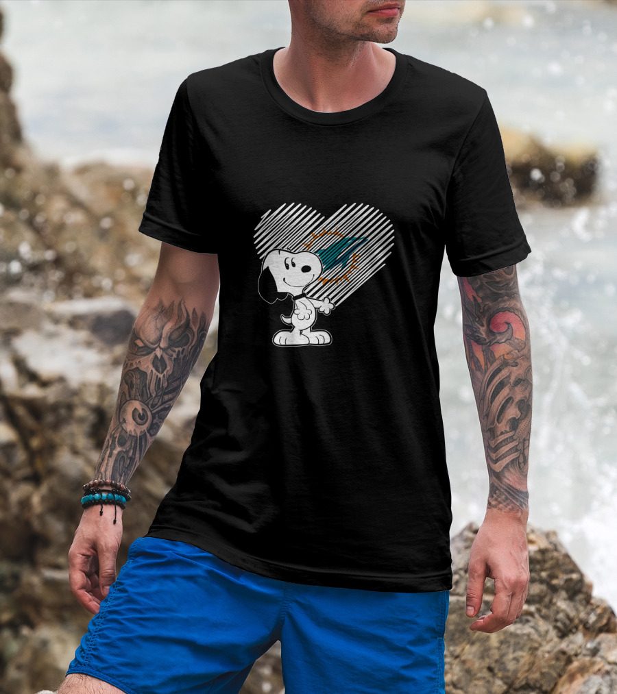 Snoopy Loves Miami Dolphins Heart For Fans T-Shirt