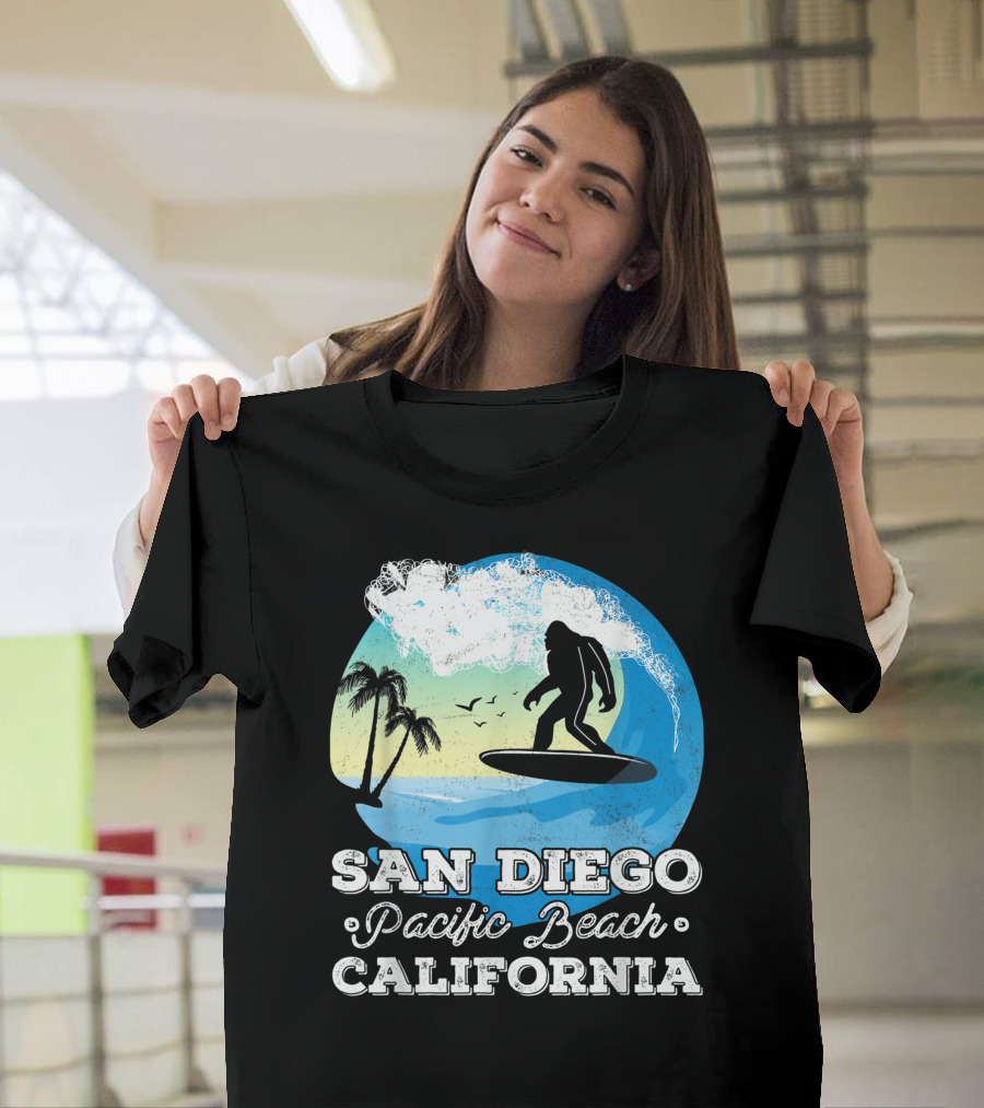 San Diego Pacific Beach California Bigfoot Surfer Adventure Scene T-Shirt
