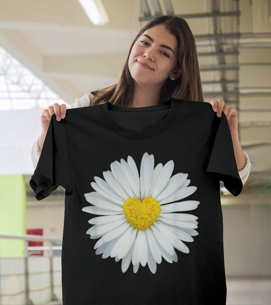 White and Yellow Heart Daisy Blossom T-Shirt