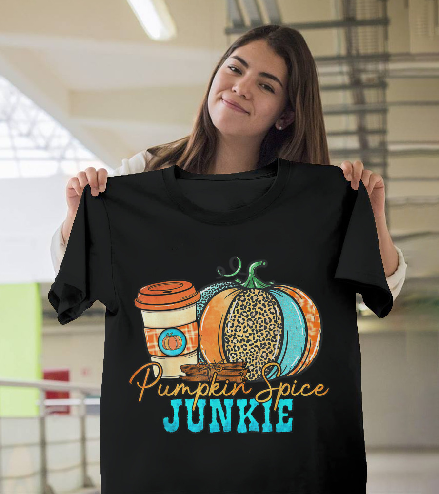 Pumpkin Spice Junkie Coffee Cup with Stylish Pumpkin and Cinnamon Sticks T-Shirt