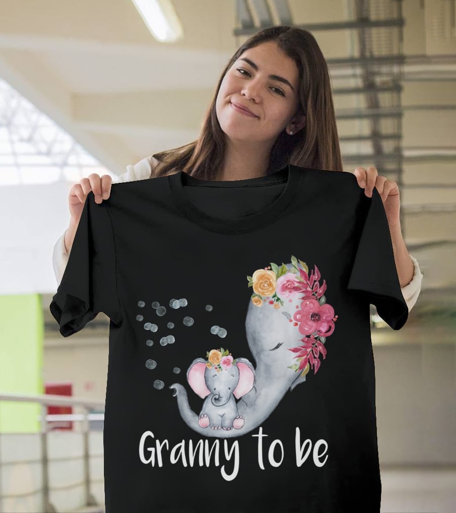 Granny To Be Elephant Baby Shower Floral For Girl T-Shirt