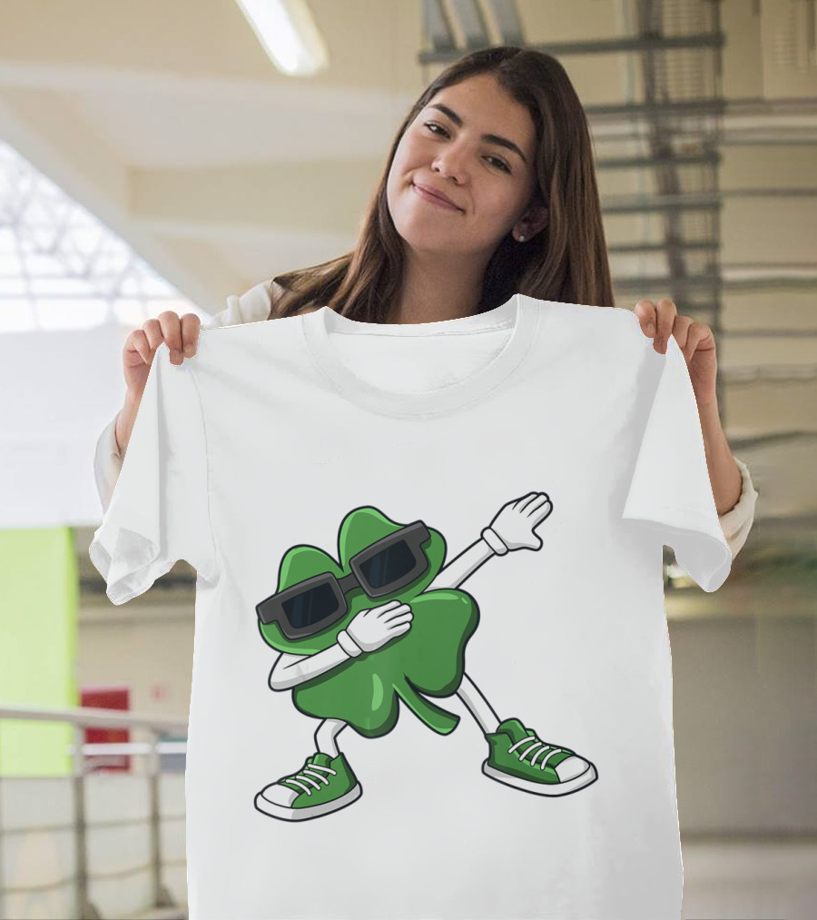 Dabbing Shamrock St Patrick's Day Funny Dab Dabbin' Clover Wearing Sunglasses T-Shirt