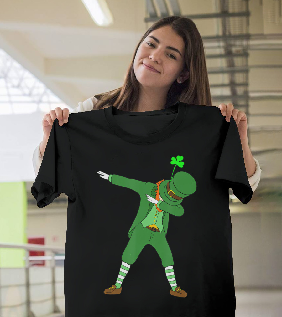 Dabbing Leprechaun St Patricks Day Boys Dab Shamrock Hat T-Shirt