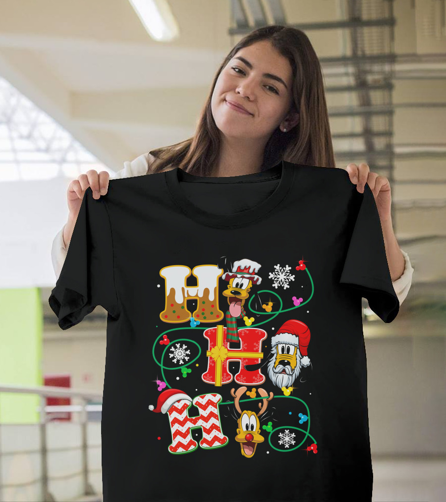 PLU HHH Christmas Goofy Dog With Santa Hats And Snowflakes T-Shirt