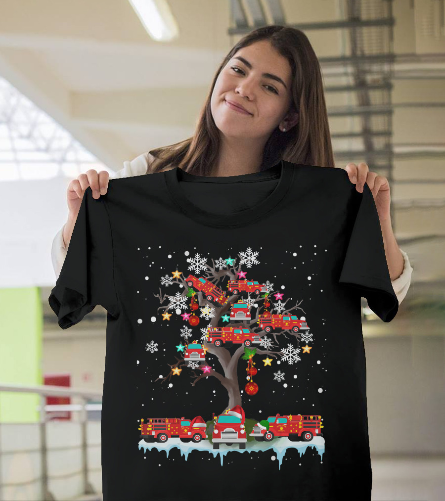 Christmas Fire Truck On Tree With Santa Firefighter Lover Snowflakes And Ornaments T-Shirt