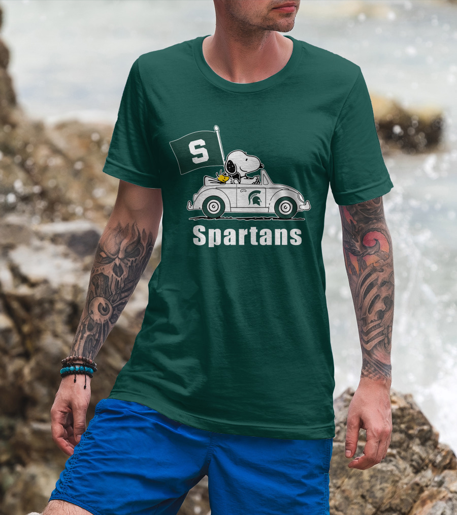 Snoopy Driving With Michigan State Spartans Flag T-Shirt