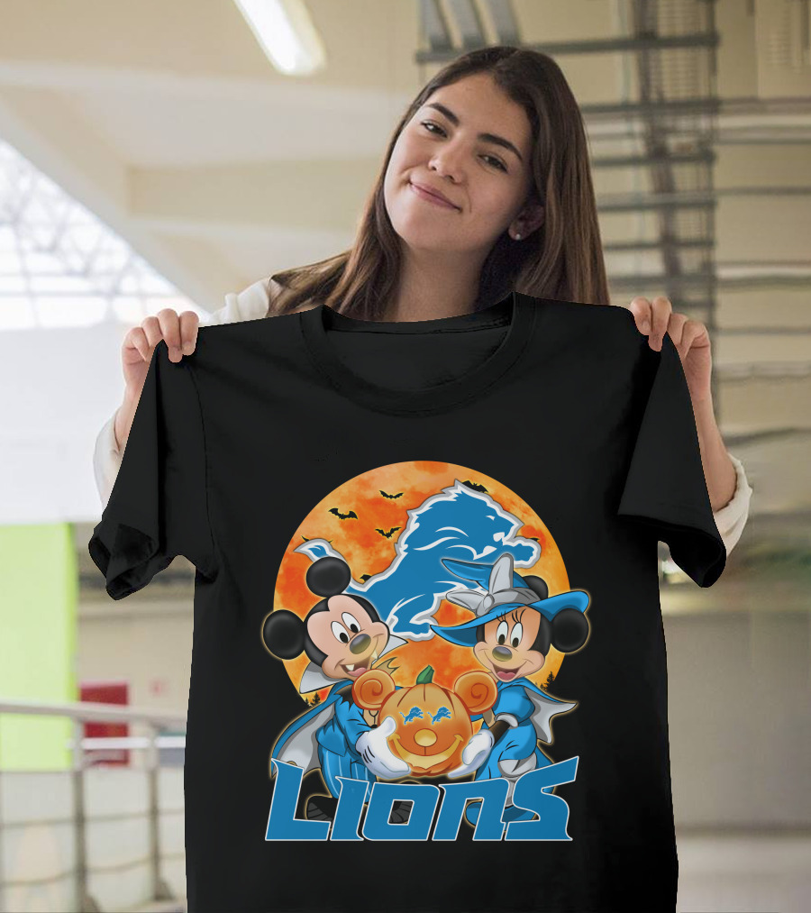 Detroit Lions Mickey Mouse And Minnie Mouse Halloween Pumpkin T-Shirt