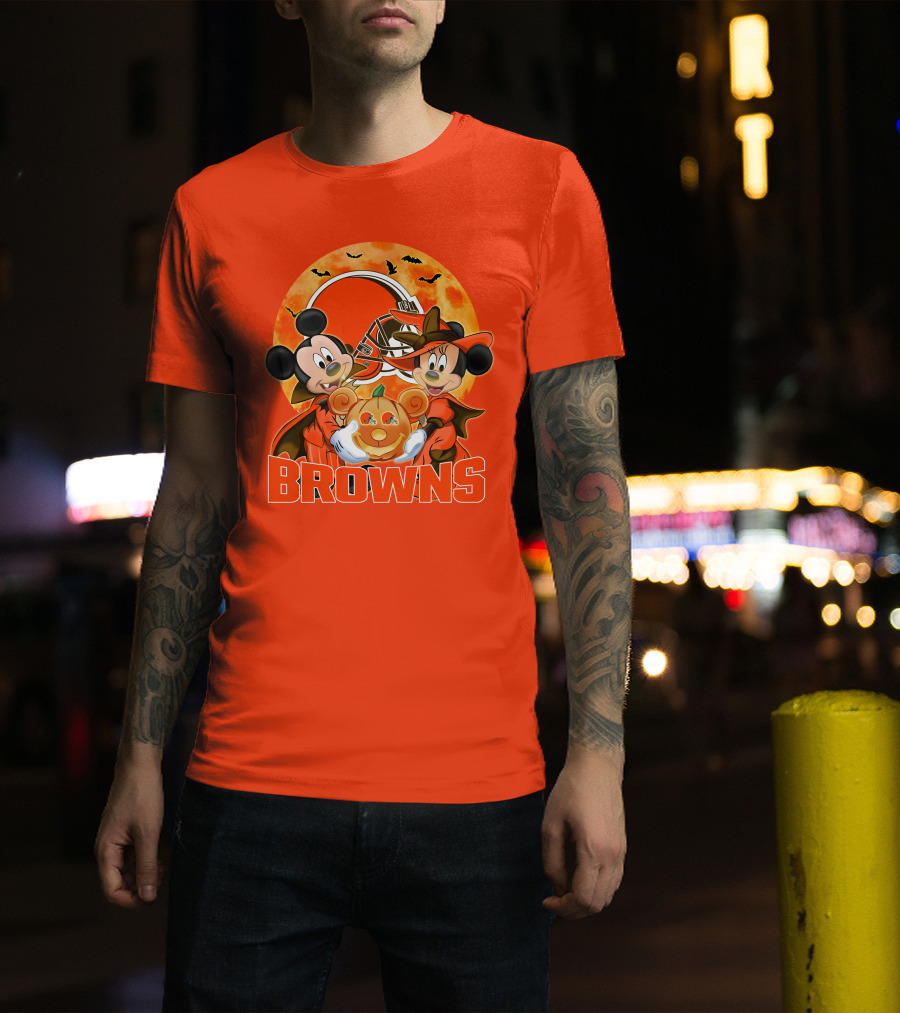Cleveland Browns Mickey And Minnie Mouse Halloween Bats Pumpkin Helmet T-Shirt
