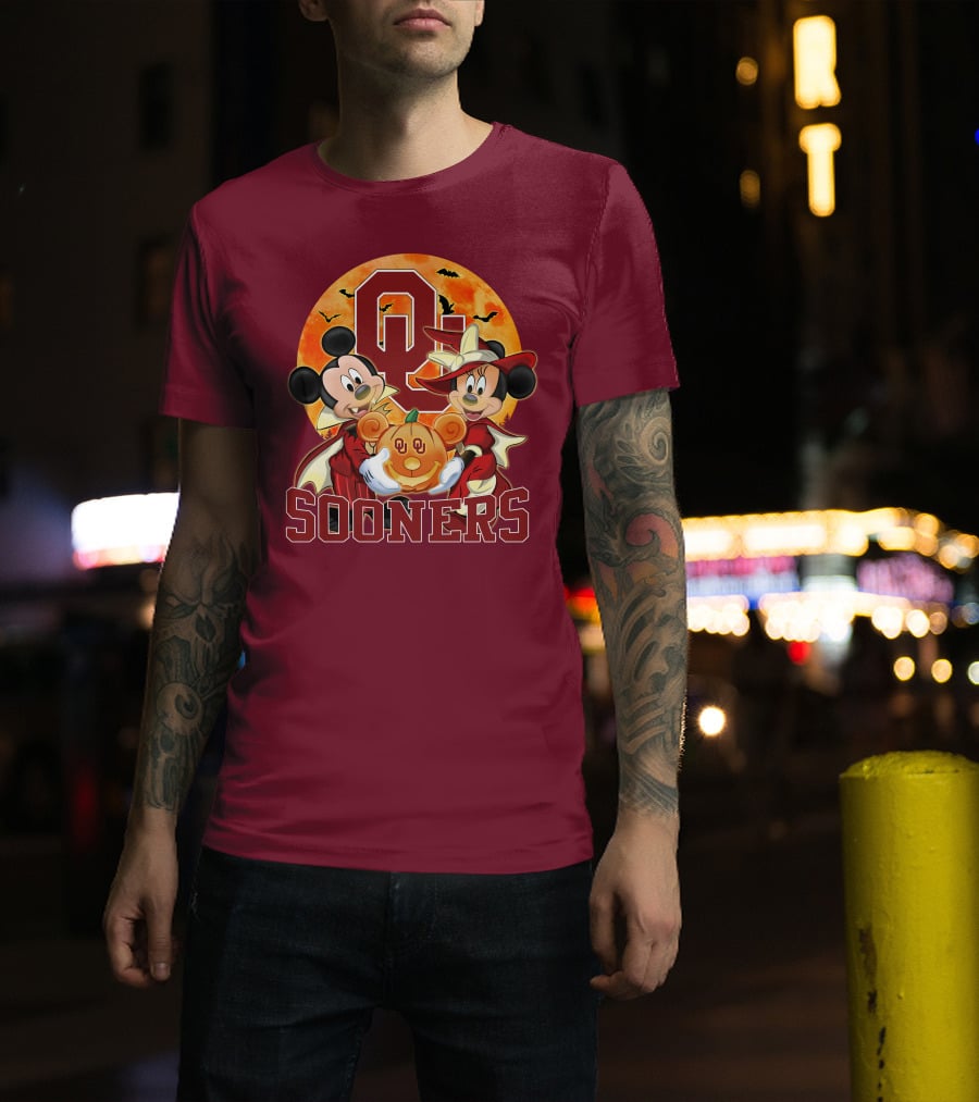 Oklahoma Sooners Mickey Mouse And Minnie Mouse Halloween Pumpkin Moon Bats T-Shirt