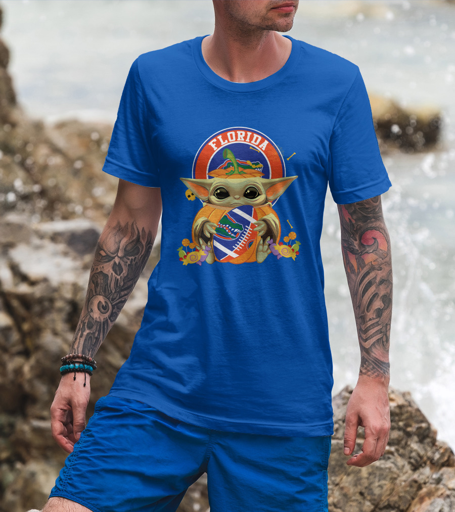 Florida Gators Halloween Pumpkin Baby Yoda Hug Football T-Shirt