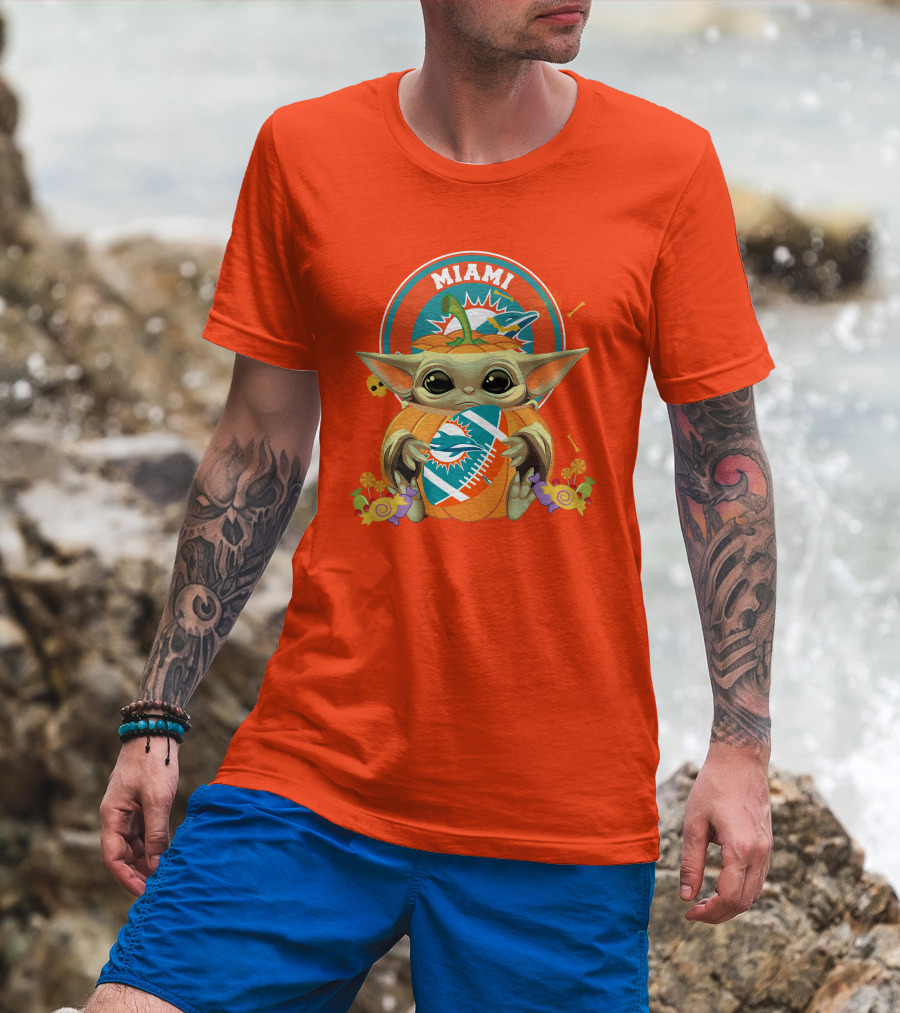 Halloween Pumpkin Baby Yoda Miami Dolphins Hug Football Candy Skulls T-Shirt