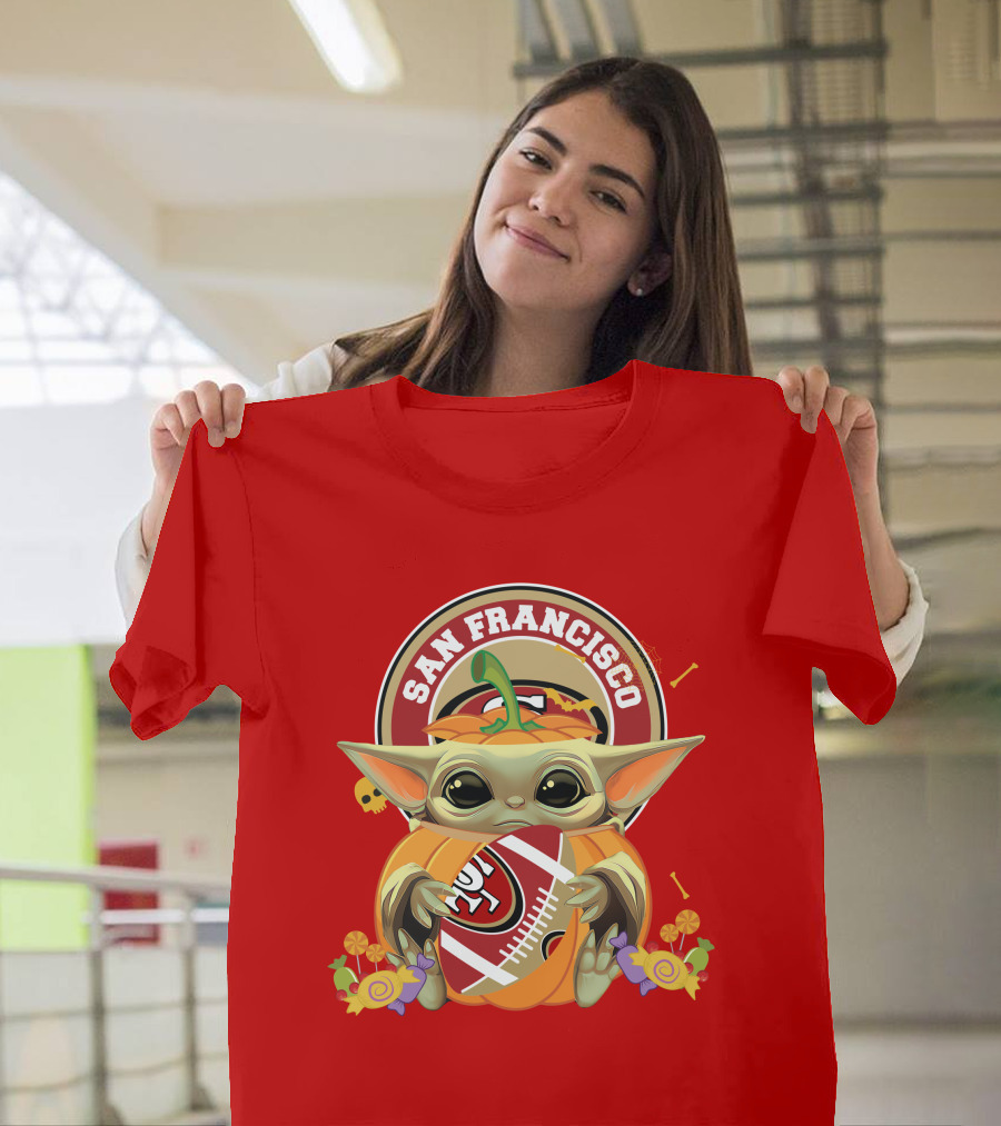 Halloween Pumpkin Baby Yoda Hug San Francisco 49ers Football T-Shirt