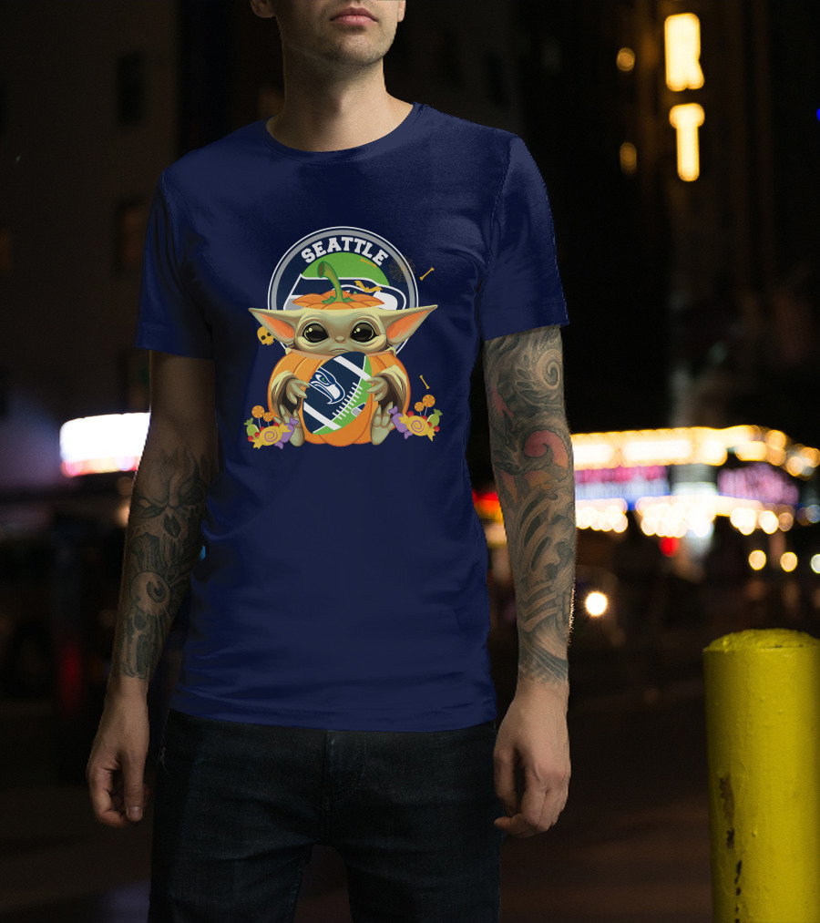 Seattle Seahawks Halloween Pumpkin Baby Yoda Hug T-Shirt